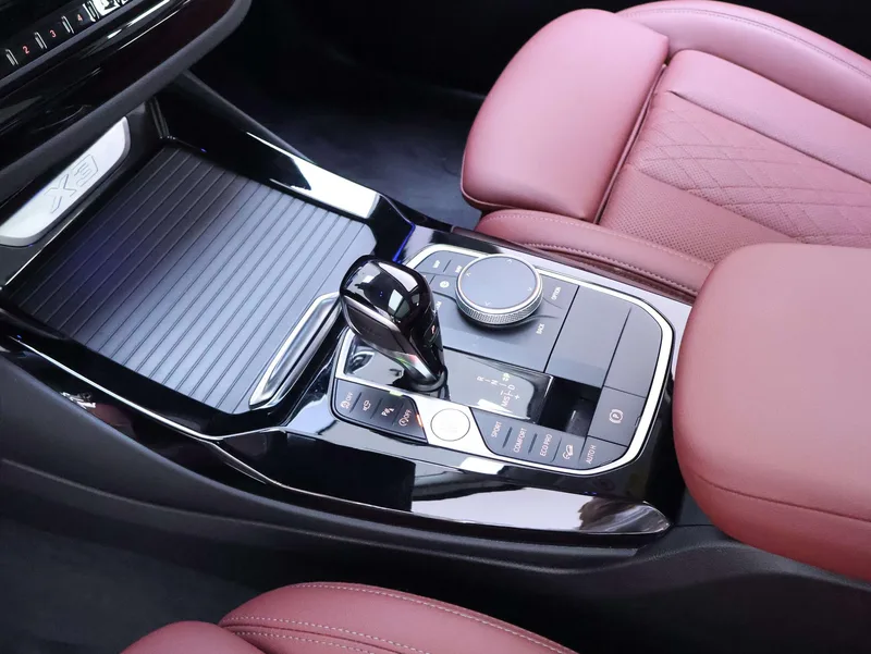 BMW X3 2023 xDrive30i Leading Type M Obsidian Night Suit interior photo 13 BMW X3 2023 xDrive30i Leading Type M Obsidian Night Suit interior photo 13