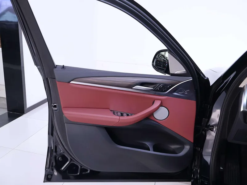 BMW X3 2023 xDrive30i Leading Type M Obsidian Night Suit interior photo 19 BMW X3 2023 xDrive30i Leading Type M Obsidian Night Suit interior photo 19