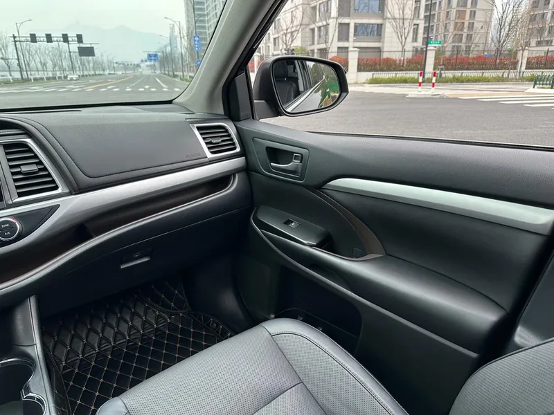 Toyota Highlander 2020 2.0T Million Commemorative Edition interior photo 13 Toyota Highlander 2020 2.0T Million Commemorative Edition interior photo 13