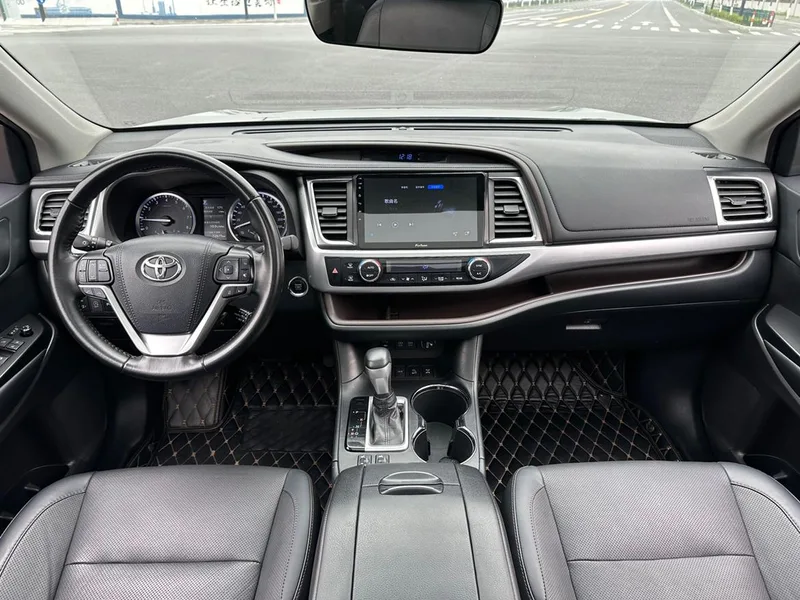 Toyota Highlander 2020 2.0T Million Commemorative Edition interior photo 14 Toyota Highlander 2020 2.0T Million Commemorative Edition interior photo 14
