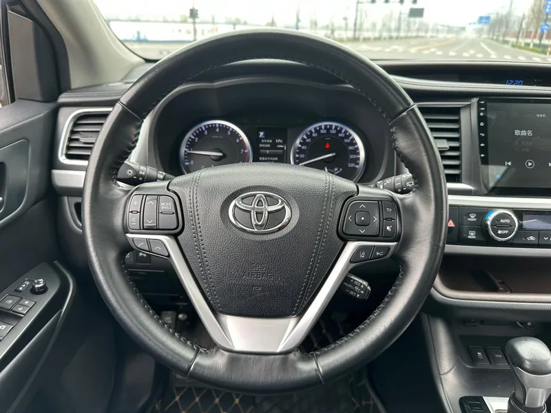 Toyota Highlander 2020 2.0T Million Commemorative Edition interior photo 18 Toyota Highlander 2020 2.0T Million Commemorative Edition interior photo 18