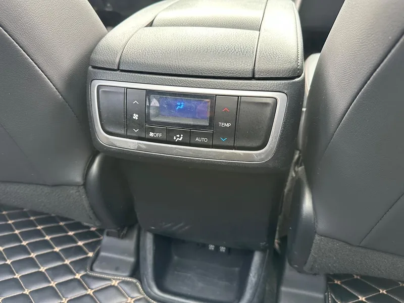 Toyota Highlander 2020 2.0T Million Commemorative Edition interior photo 19 Toyota Highlander 2020 2.0T Million Commemorative Edition interior photo 19