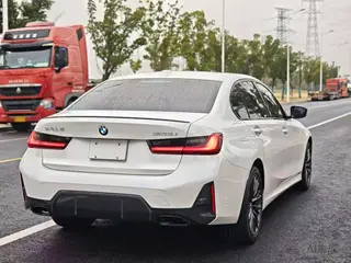 BMW 3 Series 2023 325Li M Traje nocturno deportivo Yao exterior foto 8 BMW 3 Series 2023 325Li M Traje nocturno deportivo Yao exterior foto 8