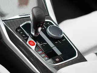 BMW M3 2024 M3 Sedán de cuatro puertas Versión Thunder interior foto 15 BMW M3 2024 M3 Sedán de cuatro puertas Versión Thunder interior foto 15