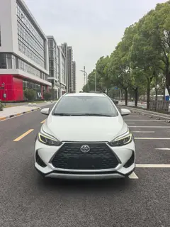Toyota Yaris L 2020 Chispeante X 1.5L CVT Versión líder exterior foto 2 Toyota Yaris L 2020 Chispeante X 1.5L CVT Versión líder exterior foto 2