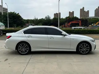 BMW 3 Series 2022 325Li M Sports suit exterior photo 5 BMW 3 Series 2022 325Li M Sports suit exterior photo 5