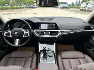 BMW 3 Series 2022 325Li M Sports suit interior photo 10 BMW 3 Series 2022 325Li M Sports suit interior photo 10