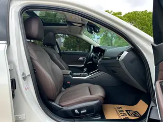 BMW 3 Series 2022 325Li M Sports suit interior photo 14 BMW 3 Series 2022 325Li M Sports suit interior photo 14