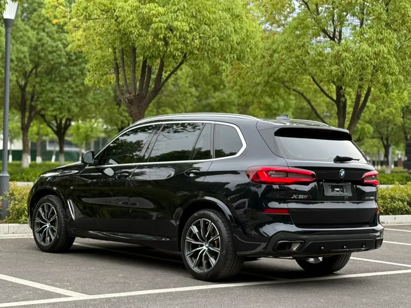 BMW X5 2022 Mise à jour xDrive 30Li Type de luxe M Ensemble de sport extérieur photo 5 BMW X5 2022 Mise à jour xDrive 30Li Type de luxe M Ensemble de sport extérieur photo 5