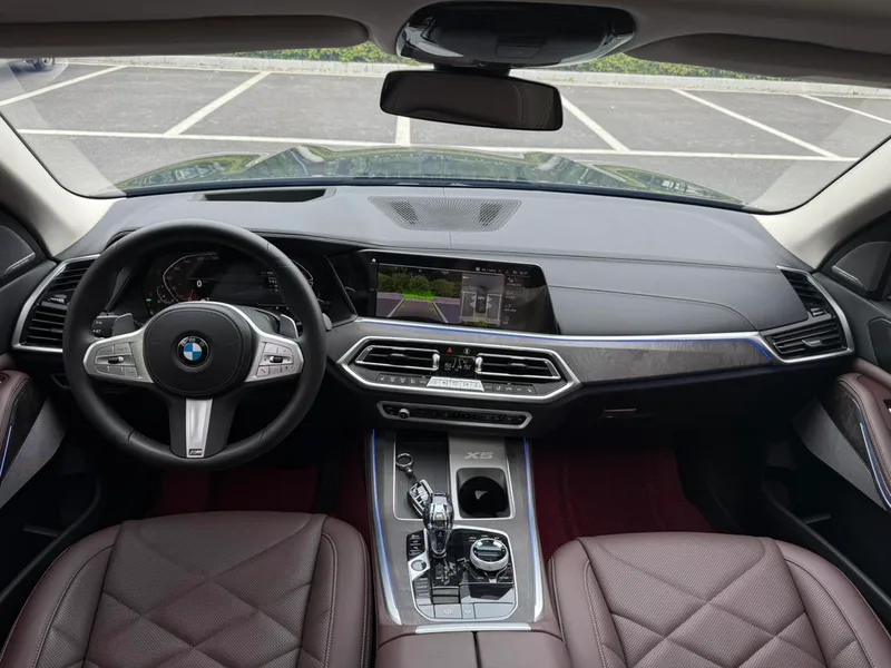 BMW X5 2022 Mise à jour xDrive 30Li Type de luxe M Ensemble de sport intérieur photo 15 BMW X5 2022 Mise à jour xDrive 30Li Type de luxe M Ensemble de sport intérieur photo 15
