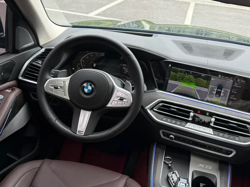 BMW X5 2022 Mise à jour xDrive 30Li Type de luxe M Ensemble de sport intérieur photo 16 BMW X5 2022 Mise à jour xDrive 30Li Type de luxe M Ensemble de sport intérieur photo 16