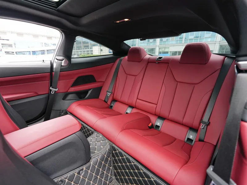 BMW 4 Series 2023 425i M Sports suit interior photo 11 BMW 4 Series 2023 425i M Sports suit interior photo 11