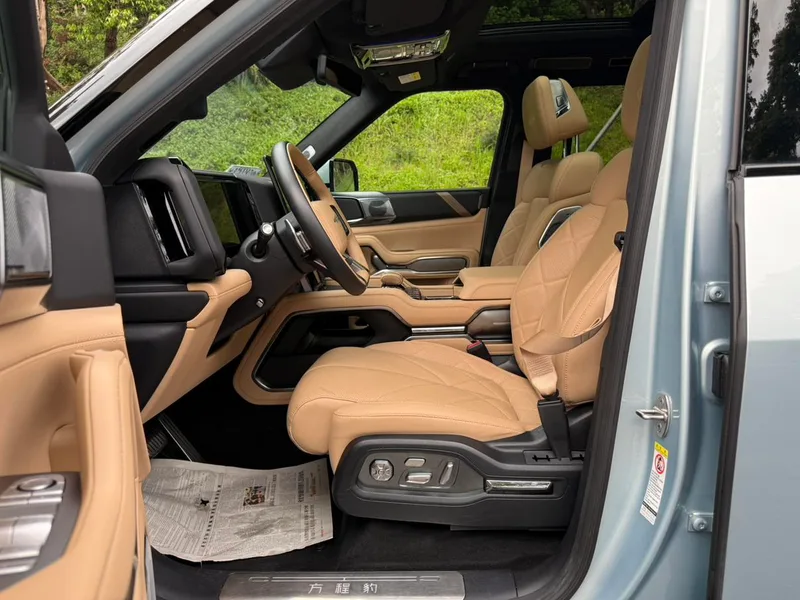 Fangchengbao Leopard 8 2025 Zhiyong Flagship Edition 7 seat interior photo 16 Fangchengbao Leopard 8 2025 Zhiyong Flagship Edition 7 seat interior photo 16