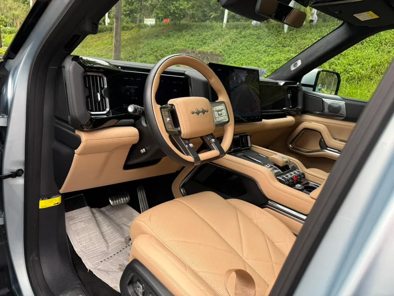 Fangchengbao Leopard 8 2025 Zhiyong Flagship Edition 7 seat interior photo 17 Fangchengbao Leopard 8 2025 Zhiyong Flagship Edition 7 seat interior photo 17