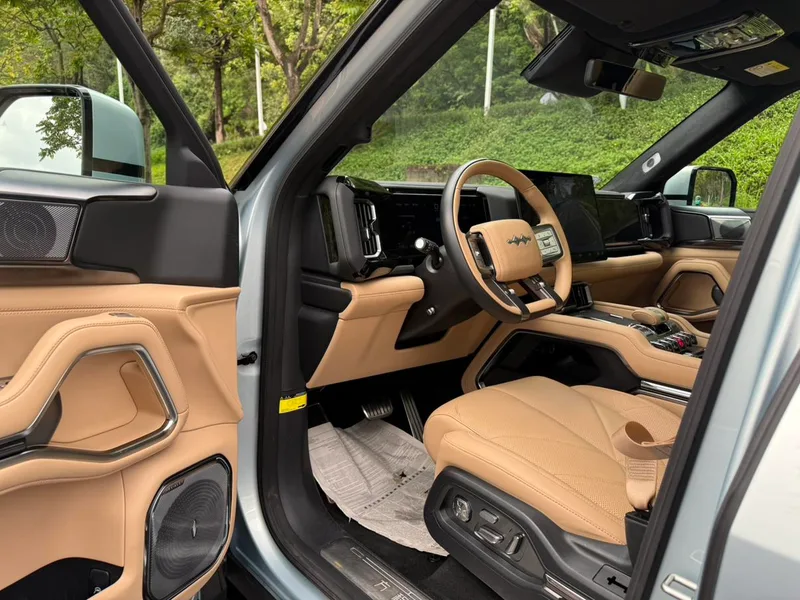 Fangchengbao Leopard 8 2025 Zhiyong Flagship Edition 7 seat interior photo 20 Fangchengbao Leopard 8 2025 Zhiyong Flagship Edition 7 seat interior photo 20