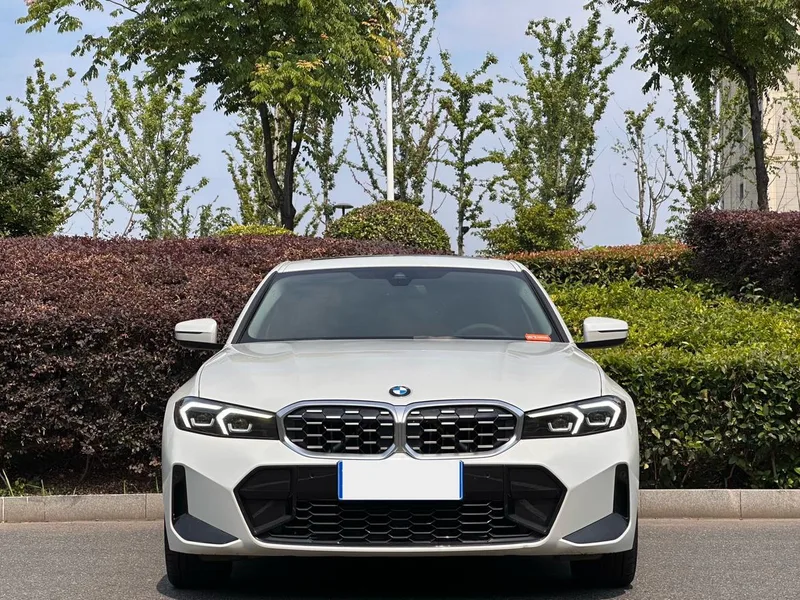 BMW 3 Series 2025 325i M Sports suit exterior photo 2