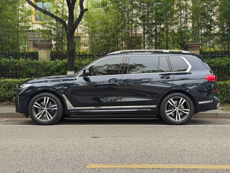 BMW X7 2022 xDrive40i Tipo de lujo M Conjunto deportivo exterior foto 3 BMW X7 2022 xDrive40i Tipo de lujo M Conjunto deportivo exterior foto 3