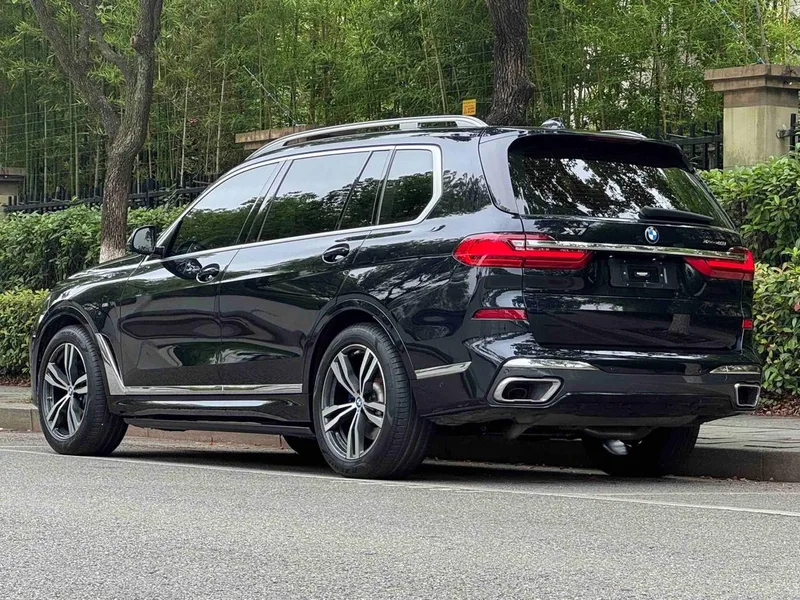 BMW X7 2022 xDrive40i Tipo de lujo M Conjunto deportivo exterior foto 4 BMW X7 2022 xDrive40i Tipo de lujo M Conjunto deportivo exterior foto 4