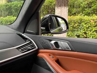 BMW X7 2022 xDrive40i Tipo de lujo M Conjunto deportivo interior foto 11 BMW X7 2022 xDrive40i Tipo de lujo M Conjunto deportivo interior foto 11