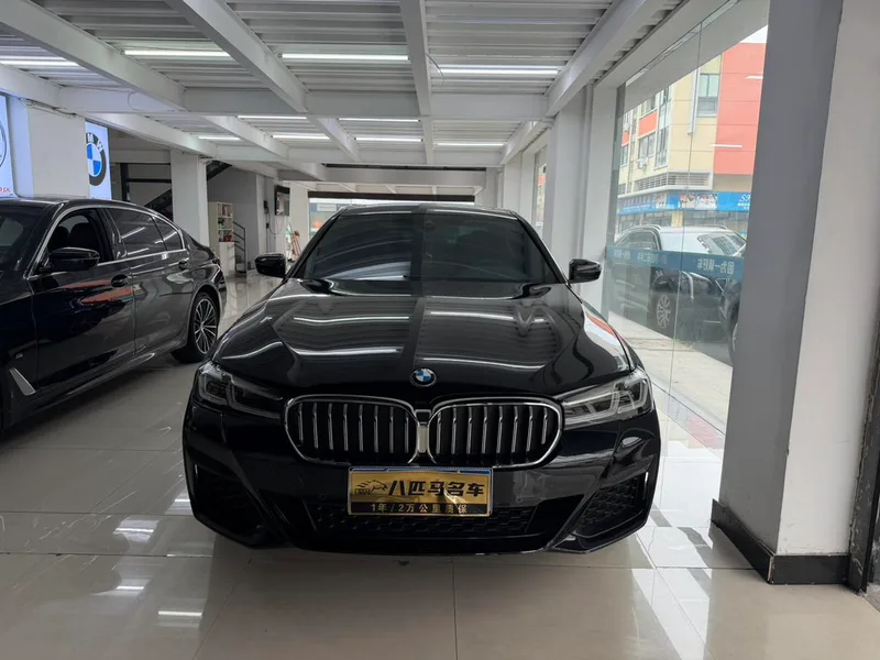 BMW 5 Series 2022 530Li Líder M Conjunto deportivo exterior foto 2 BMW 5 Series 2022 530Li Líder M Conjunto deportivo exterior foto 2