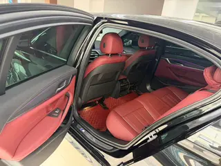 BMW 5 Series 2022 530Li Líder M Conjunto deportivo interior foto 13 BMW 5 Series 2022 530Li Líder M Conjunto deportivo interior foto 13