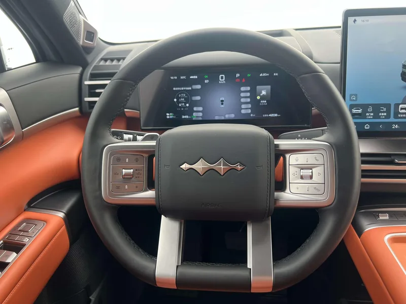 Fangchengbao Equation Leopard Titanium 7 2025 190KM Four-wheel drive Ultra version interior photo 12 Fangchengbao Equation Leopard Titanium 7 2025 190KM Four-wheel drive Ultra version interior photo 12