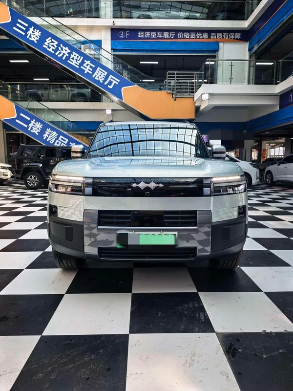 Fangchengbao Equation Leopard Titanium 7 2025 200KM Two-wheel drive Max version exterior photo 2 Fangchengbao Equation Leopard Titanium 7 2025 200KM Two-wheel drive Max version exterior photo 2
