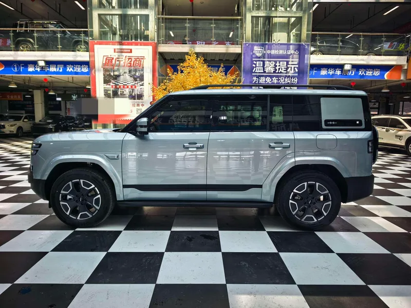 Fangchengbao Equation Leopard Titanium 7 2025 200KM Two-wheel drive Max version exterior photo 3 Fangchengbao Equation Leopard Titanium 7 2025 200KM Two-wheel drive Max version exterior photo 3