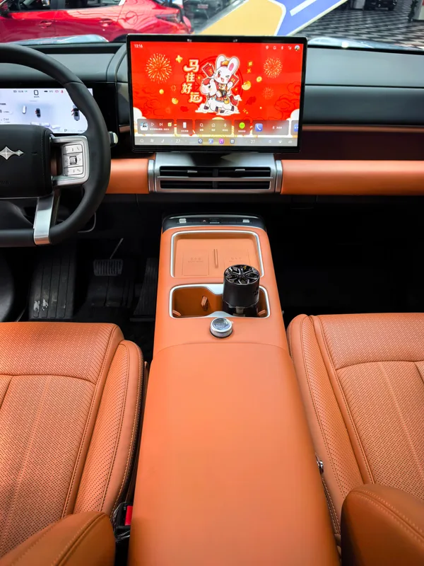 Fangchengbao Equation Leopard Titanium 7 2025 200KM Two-wheel drive Max version exterior photo 6 Fangchengbao Equation Leopard Titanium 7 2025 200KM Two-wheel drive Max version exterior photo 6