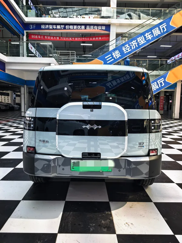 Fangchengbao Equation Leopard Titanium 7 2025 200KM Two-wheel drive Max version interior photo 15 Fangchengbao Equation Leopard Titanium 7 2025 200KM Two-wheel drive Max version interior photo 15