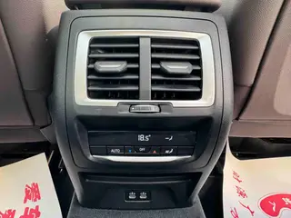 BMW X3 2022 xDrive25i M Sports suit interior photo 20 BMW X3 2022 xDrive25i M Sports suit interior photo 20