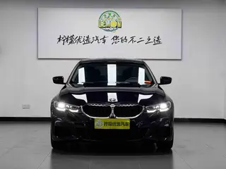 BMW 3 Series 2022 325Li M Спортивный костюм экстерьер фото 3 BMW 3 Series 2022 325Li M Спортивный костюм экстерьер фото 3