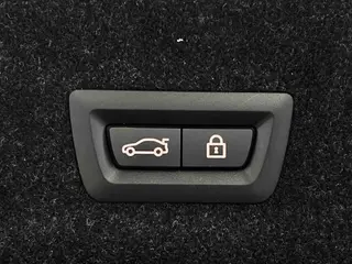 BMW 3 Series 2022 325Li M Спортивный костюм интерьер фото 17 BMW 3 Series 2022 325Li M Спортивный костюм интерьер фото 17