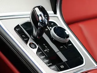 BMW 8 Series 2021 840i Четырехдверное купе M Спортивный костюм интерьер фото 11 BMW 8 Series 2021 840i Четырехдверное купе M Спортивный костюм интерьер фото 11