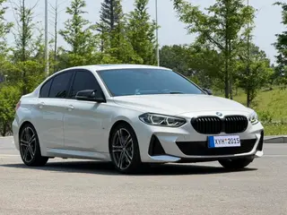 BMW 1 Series 2021 125i M Спортивные ночные издания экстерьер фото 3 BMW 1 Series 2021 125i M Спортивные ночные издания экстерьер фото 3