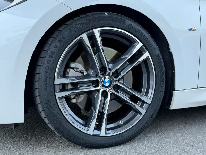 BMW 1 Series 2021 125i M Спортивные ночные издания интерьер фото 13 BMW 1 Series 2021 125i M Спортивные ночные издания интерьер фото 13