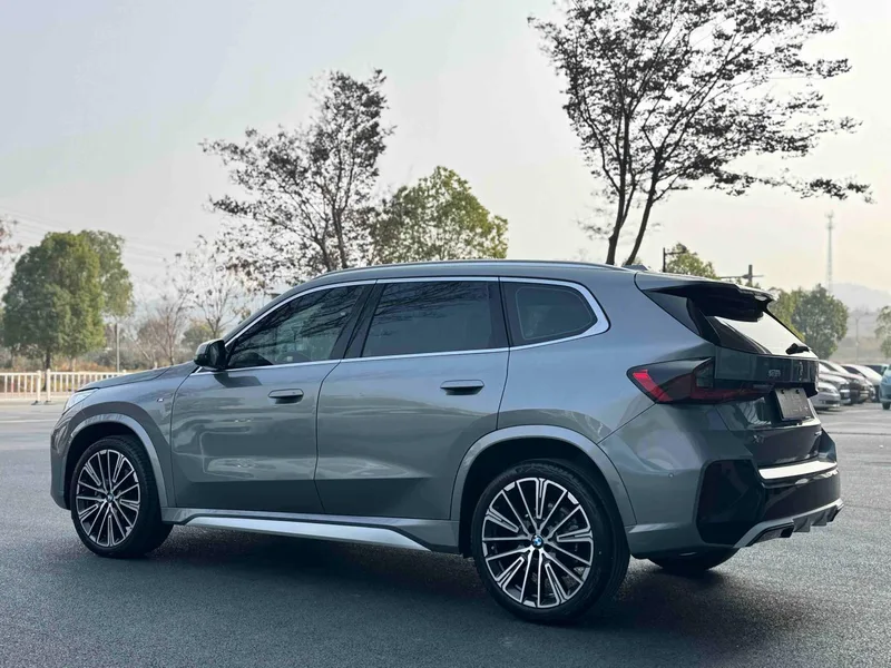 BMW X1 2023 sDrive25Li M Sports suit exterior photo 4
