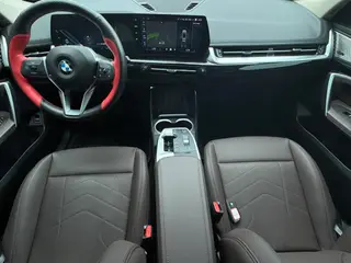 BMW X1 2023 sDrive25Li X Traje de diseño interior foto 8 BMW X1 2023 sDrive25Li X Traje de diseño interior foto 8