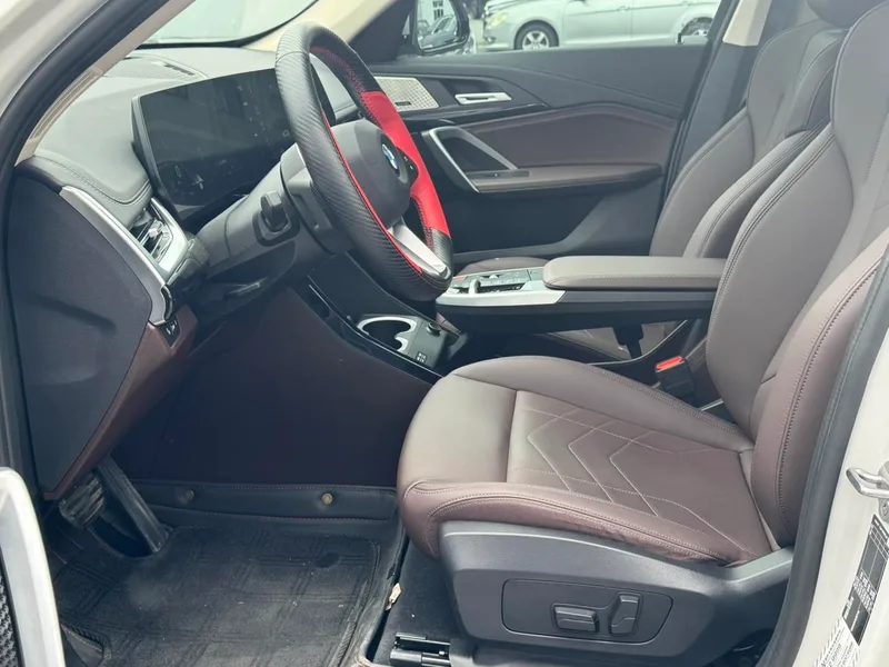 BMW X1 2023 sDrive25Li X Traje de diseño interior foto 11 BMW X1 2023 sDrive25Li X Traje de diseño interior foto 11