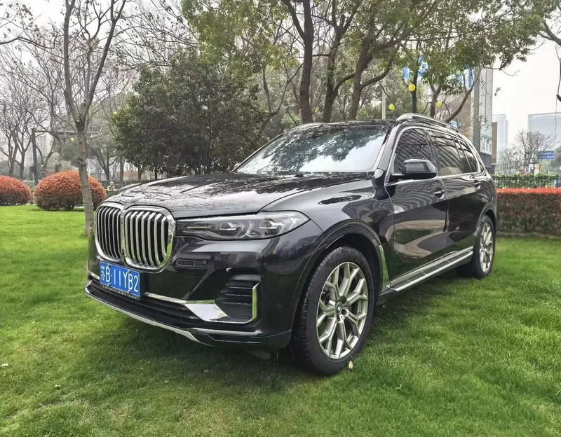 BMW X7 2022 xDrive40i Ведущие роскошные костюмы экстерьер фото 1 BMW X7 2022 xDrive40i Ведущие роскошные костюмы экстерьер фото 1
