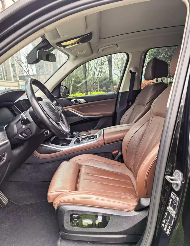 BMW X7 2022 xDrive40i Ведущие роскошные костюмы экстерьер фото 6 BMW X7 2022 xDrive40i Ведущие роскошные костюмы экстерьер фото 6