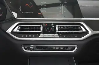 BMW X7 2022 xDrive40i Ведущие роскошные костюмы интерьер фото 12 BMW X7 2022 xDrive40i Ведущие роскошные костюмы интерьер фото 12