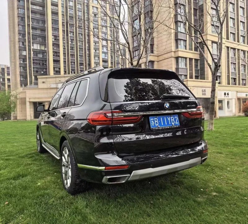 BMW X7 2022 xDrive40i Ведущие роскошные костюмы интерьер фото 17 BMW X7 2022 xDrive40i Ведущие роскошные костюмы интерьер фото 17
