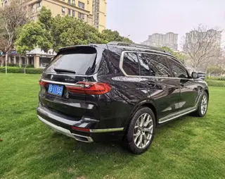 BMW X7 2022 xDrive40i Ведущие роскошные костюмы интерьер фото 19 BMW X7 2022 xDrive40i Ведущие роскошные костюмы интерьер фото 19