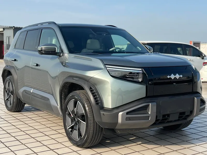 Fangchengbao Titanium 3 2025 501KM Four-wheel drive Ultra version exterior photo 3 Fangchengbao Titanium 3 2025 501KM Four-wheel drive Ultra version exterior photo 3