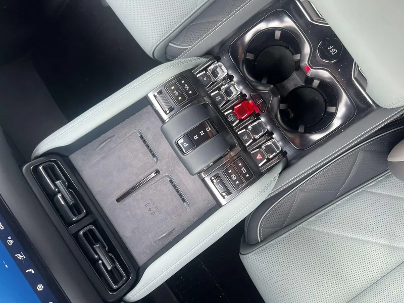 Fangchengbao Leopard 5 2025 Laser Dry Kun Zhijia Edition interior photo 18 Fangchengbao Leopard 5 2025 Laser Dry Kun Zhijia Edition interior photo 18