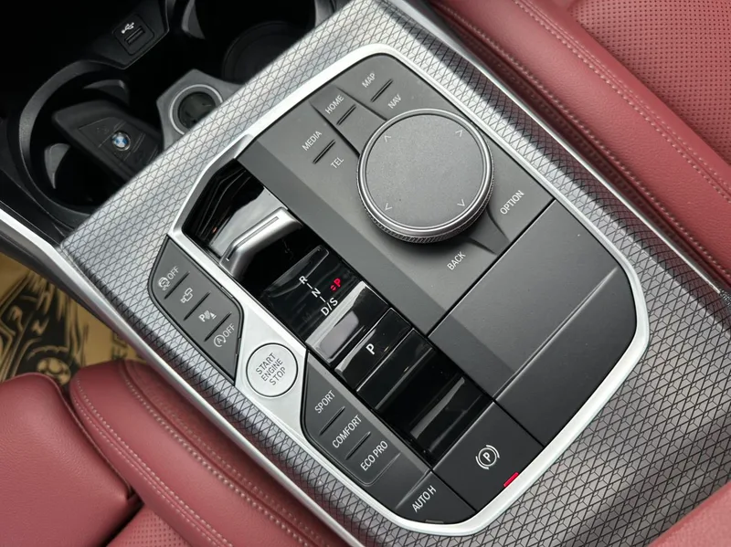 BMW 3 Series 2023 325i M Sports Night Suit interior photo 11 BMW 3 Series 2023 325i M Sports Night Suit interior photo 11