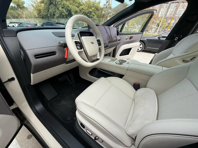 Li Auto i6 2025 Four-wheel drive Standard Edition interior photo 10 Li Auto i6 2025 Four-wheel drive Standard Edition interior photo 10