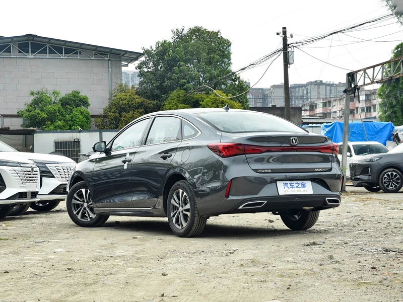 Changan Eado 2025 PLUS 1.4T Двойное сцепления Высокоэнергетические издания экстерьер фото 5 Changan Eado 2025 PLUS 1.4T Двойное сцепления Высокоэнергетические издания экстерьер фото 5