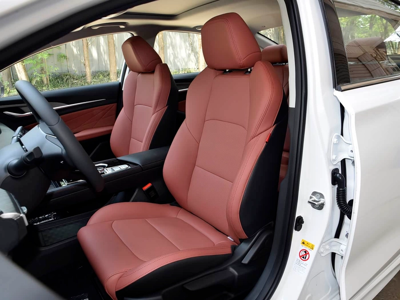 Changan Eado 2025 PLUS 1.4T Двойное сцепления Высокоэнергетические издания интерьер фото 13 Changan Eado 2025 PLUS 1.4T Двойное сцепления Высокоэнергетические издания интерьер фото 13